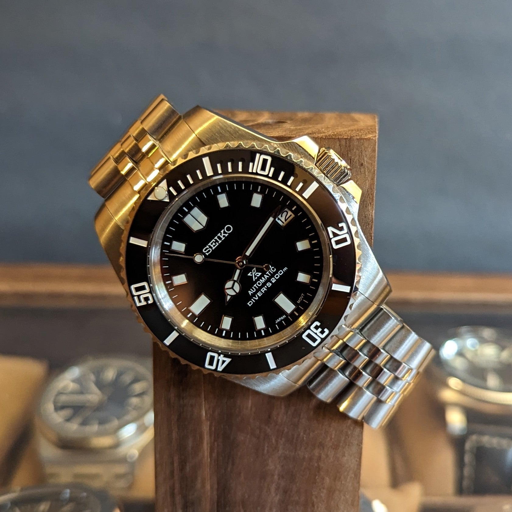 Classic Submariner Style NH35 Automatic Watch With Splash of Seiko