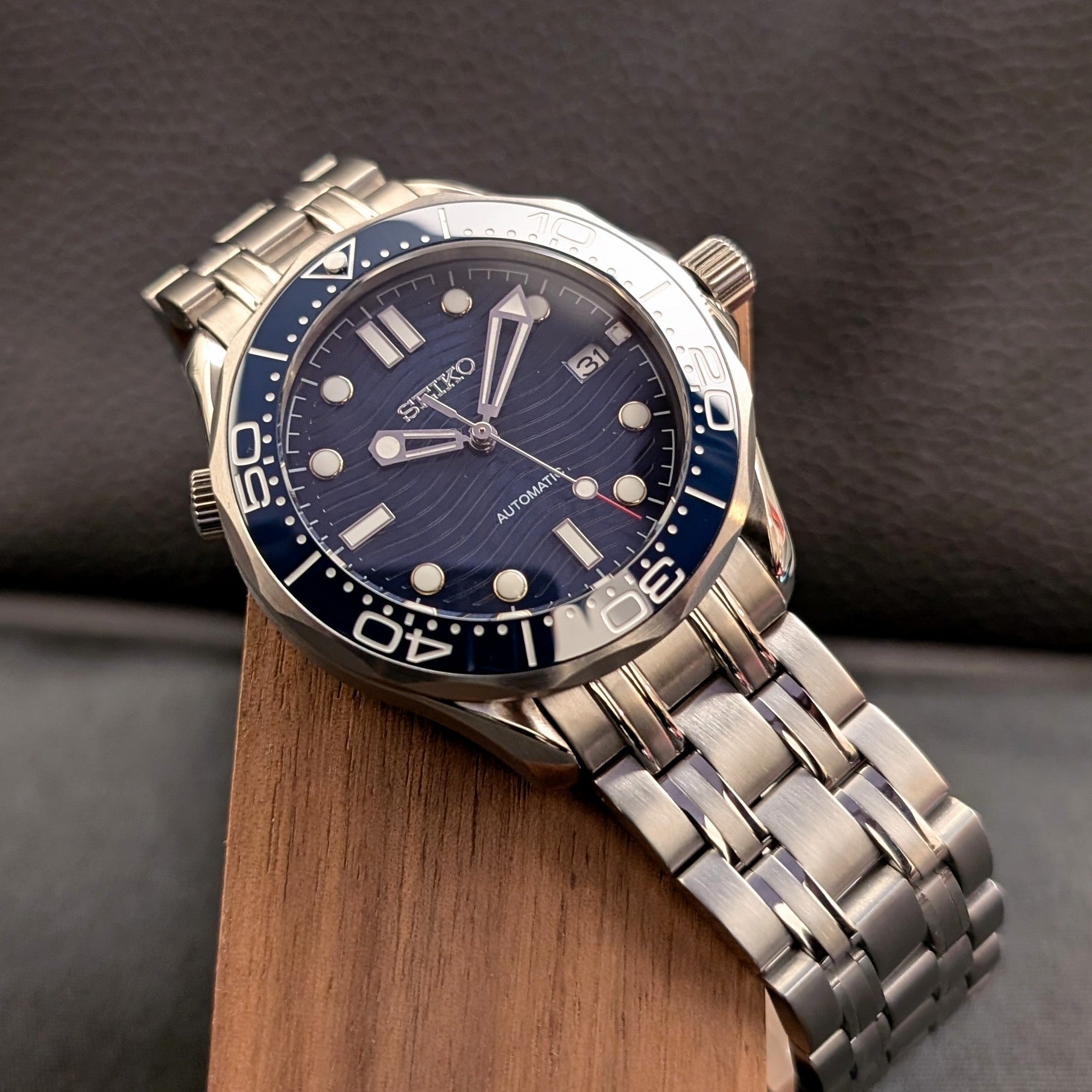 30 OFF Seamaster 300 Seiko Mod James Bond tribute PS Watch Mods