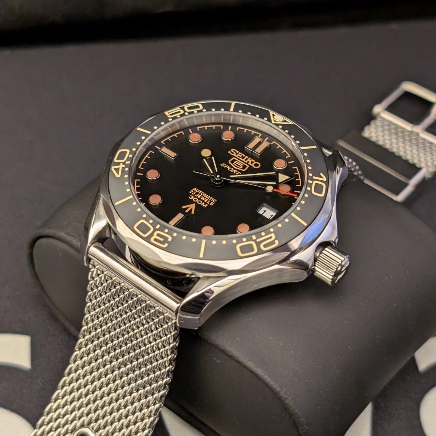 Seamaster SMP300 James Bond Classic Homage