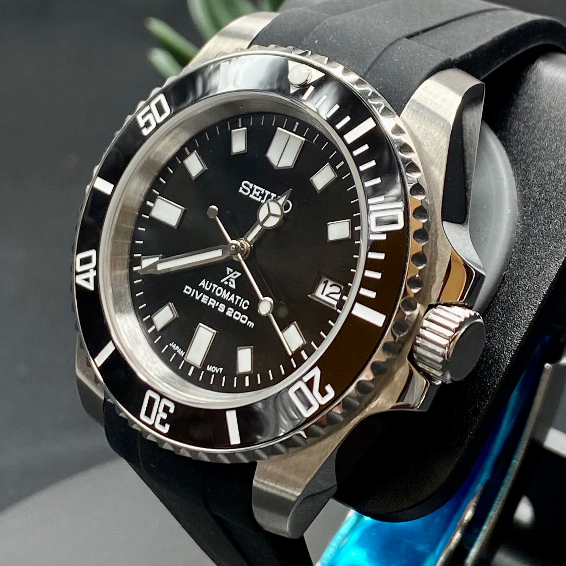 Seiko 5 sports online submariner