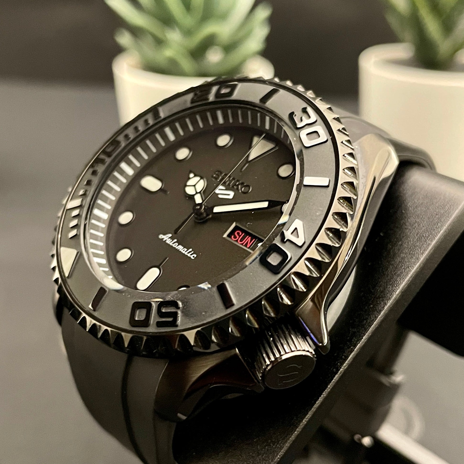 Custom Built Stealth SKX Style SEIKO NH36 Automatic Watch – PS Watch Mods